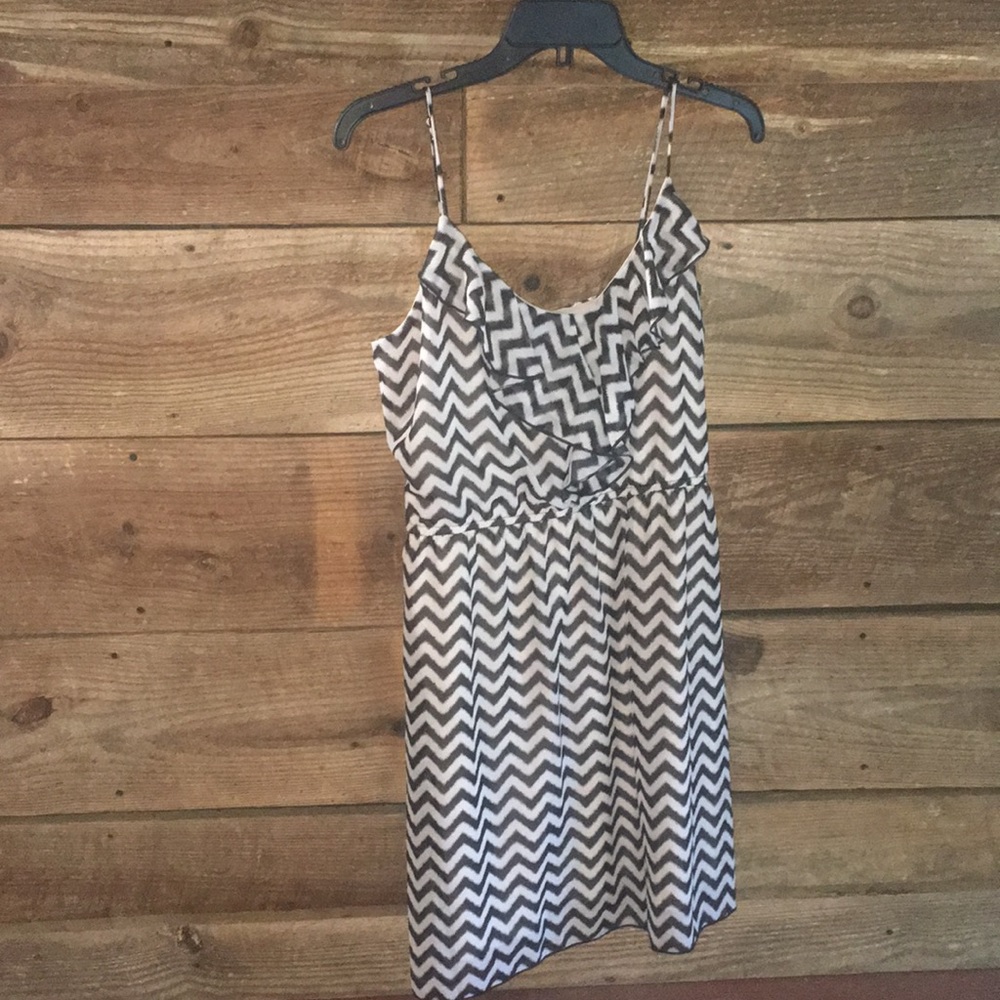 No Boundaries Black & White zigzag sundress sz L